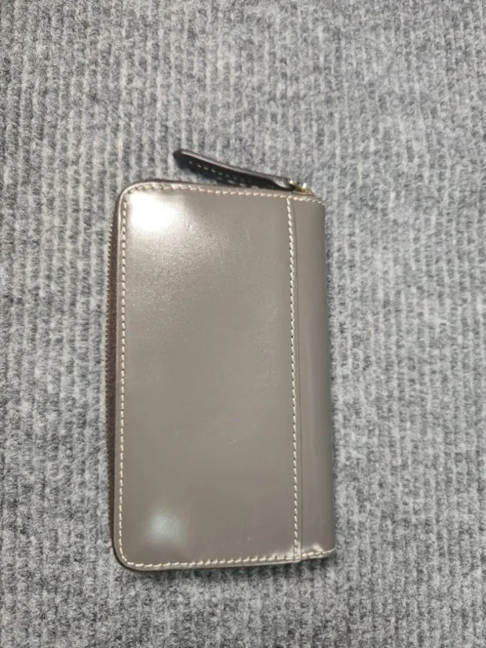 Dooney & Bourke Gray Leather Zip Around Wallet | Gold Logo Plaque
